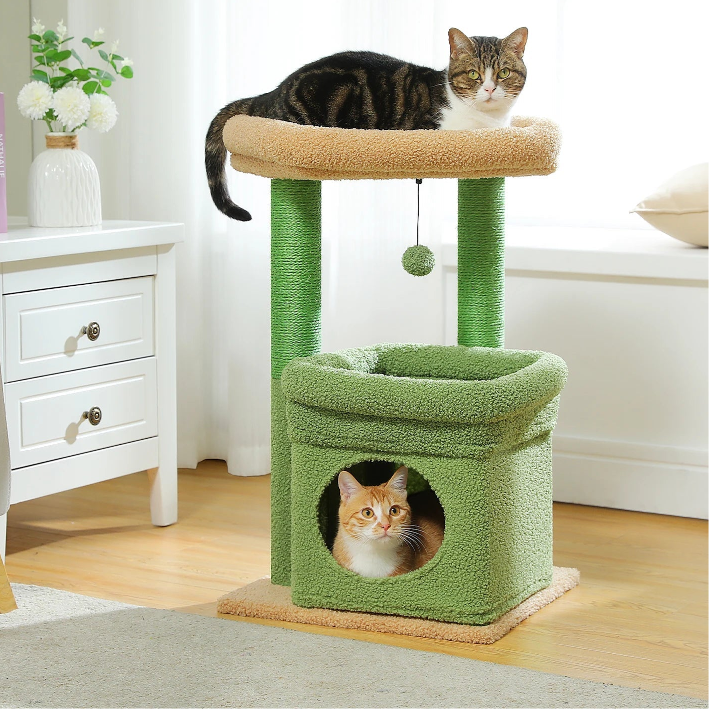 Cat Tree Cat Tower with Cozy Condo, Wide Top Perch,Natural Sisal Posts, Soft Plush,Playful Pom-Pom Suitable for 1-2 Indoor Cats MonAmiFidèle